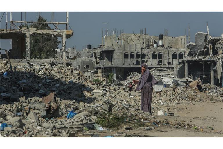 Im zerstörten Gazastreifen sehnen sich die Palästinenser nach einer Waffenruhe. Die diesbezüglichen Verhandlungen stocken.