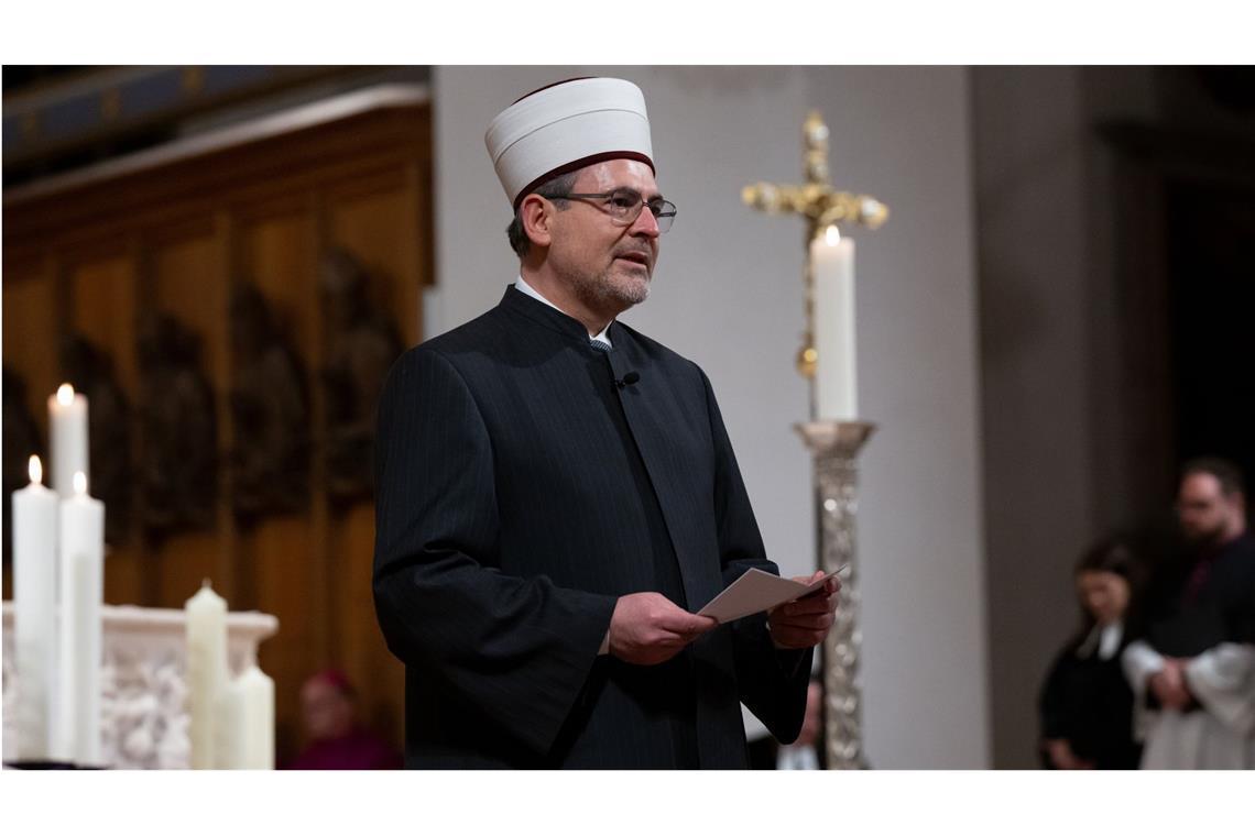 Imam Benjamin Idriz sprach im Namen der muslimischen und afghanischen Gemeinden den Opfern Mitgefühl und Solidarität aus.