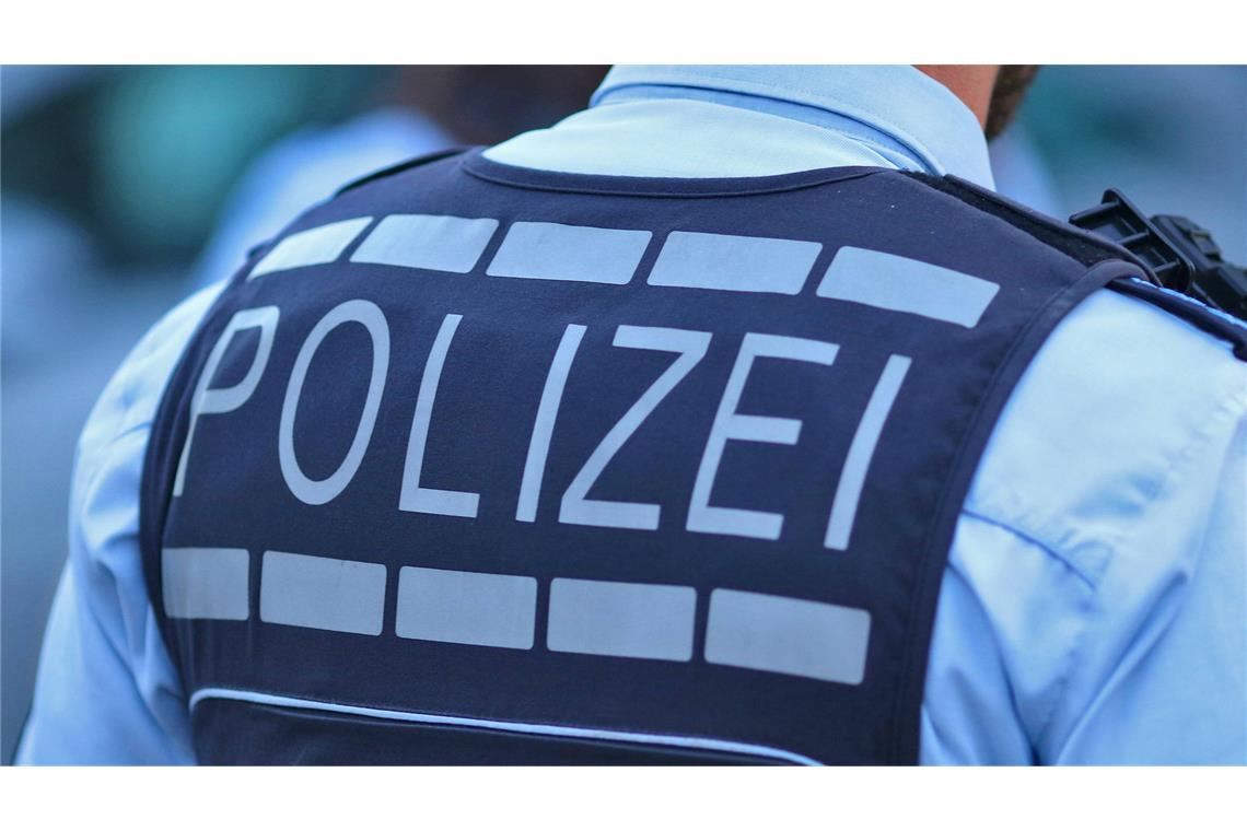 In Aalen ging ein 28-Jähriger mit einem Zimmermannshammer auf Polizeibeamte los (Symbolfoto).