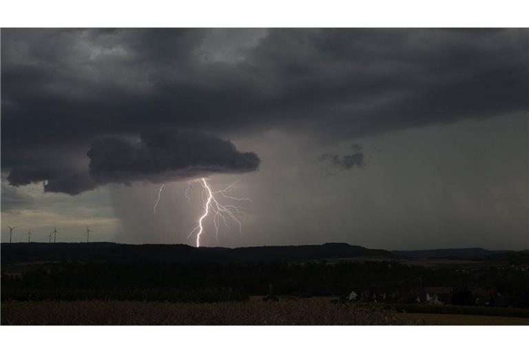 In Baden-Württemberg soll es heute vielerorts gewittern. (Archivbild)