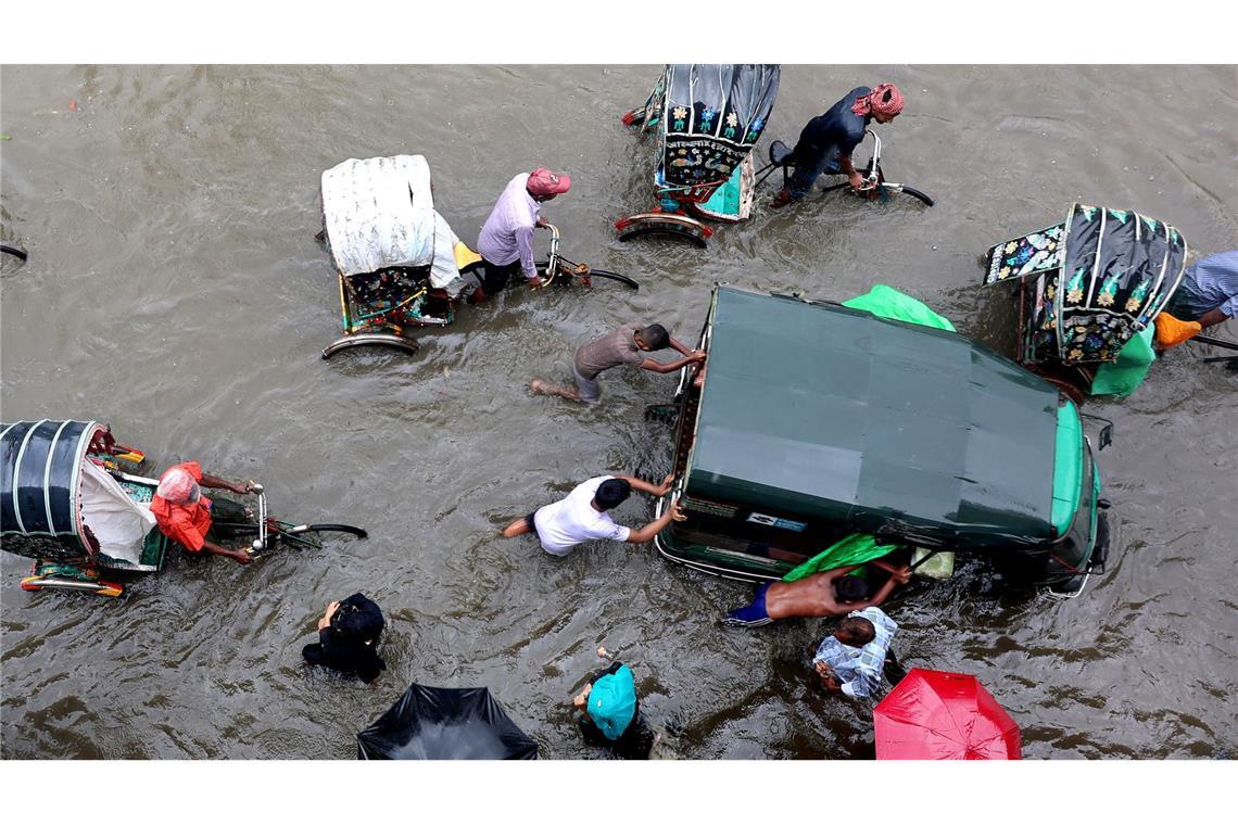 In den meisten Gebieten der Stadt Chittagong in Bangladesch kam es zu Überschwemmungen, die durch den Zyklon "Remal" ausgelöst wurden.