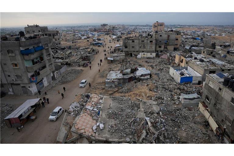 In den Süden des Gazastreifens vertriebene Palästinenser sollen in wenigen Tagen in den zerstörten Norden zurückkehren können. (Symbolbild)