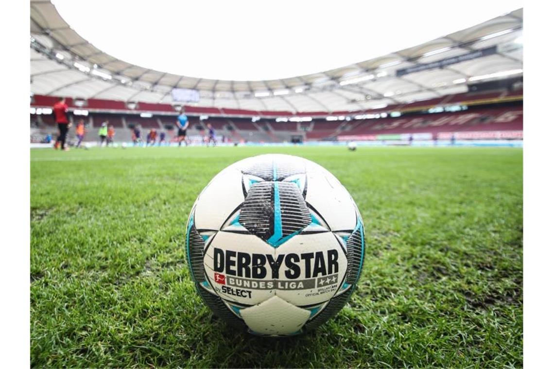 Osterruhe vom Tisch: Profisport kann planmäßig stattfinden In der Bundesliga wird wie geplant an Ostern der Ball rollen. Foto: Tom Weller/dpa-Pool/dpa