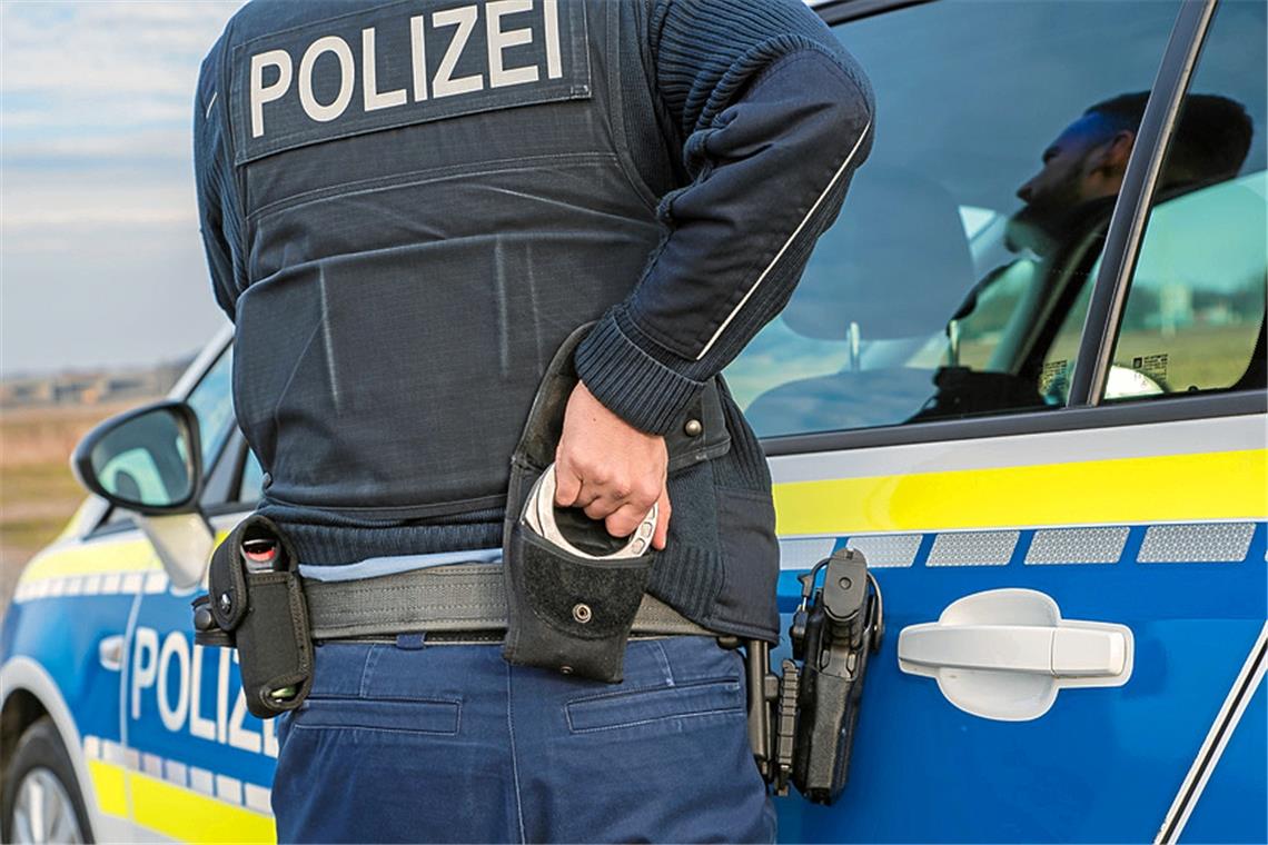 In der Dienststelle der Polizei ist ein Beamter von dem betrunkenen Mann verletzt worden. Symbolfoto: abr68/Stock-Adobe