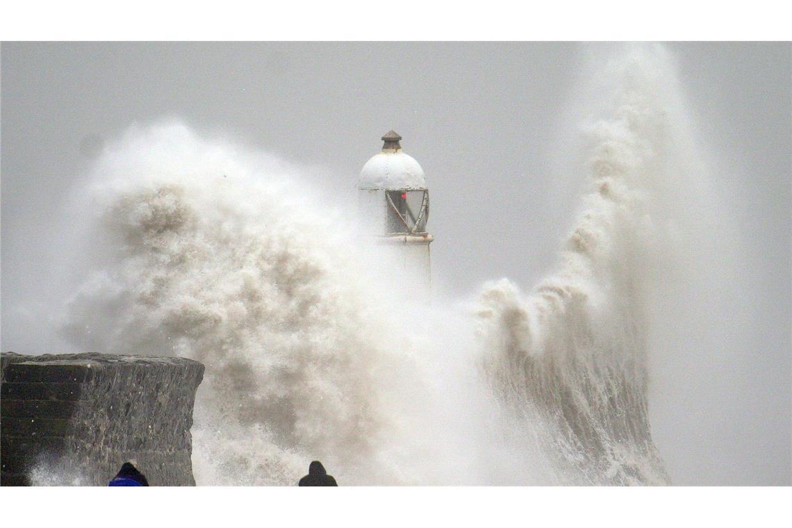 Sturm "Darragh": Zwei Tote und Warnungen in Großbritannien