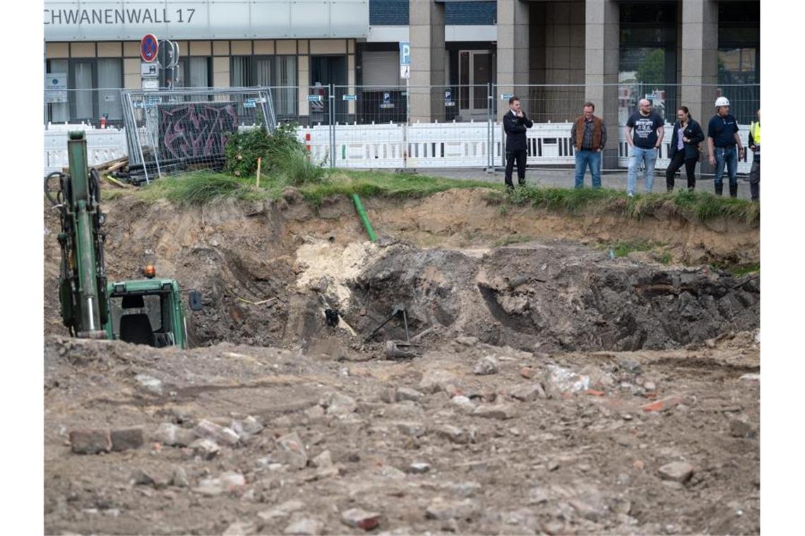 Weltkriegsbombe in Dortmunder Innenstadt gesprengt In Dortmund ist eine 250 Kilo Bombe aus dem 2. Weltkrieg kontrolliert gesprengt worden. Foto: Bernd Thissen/dpa