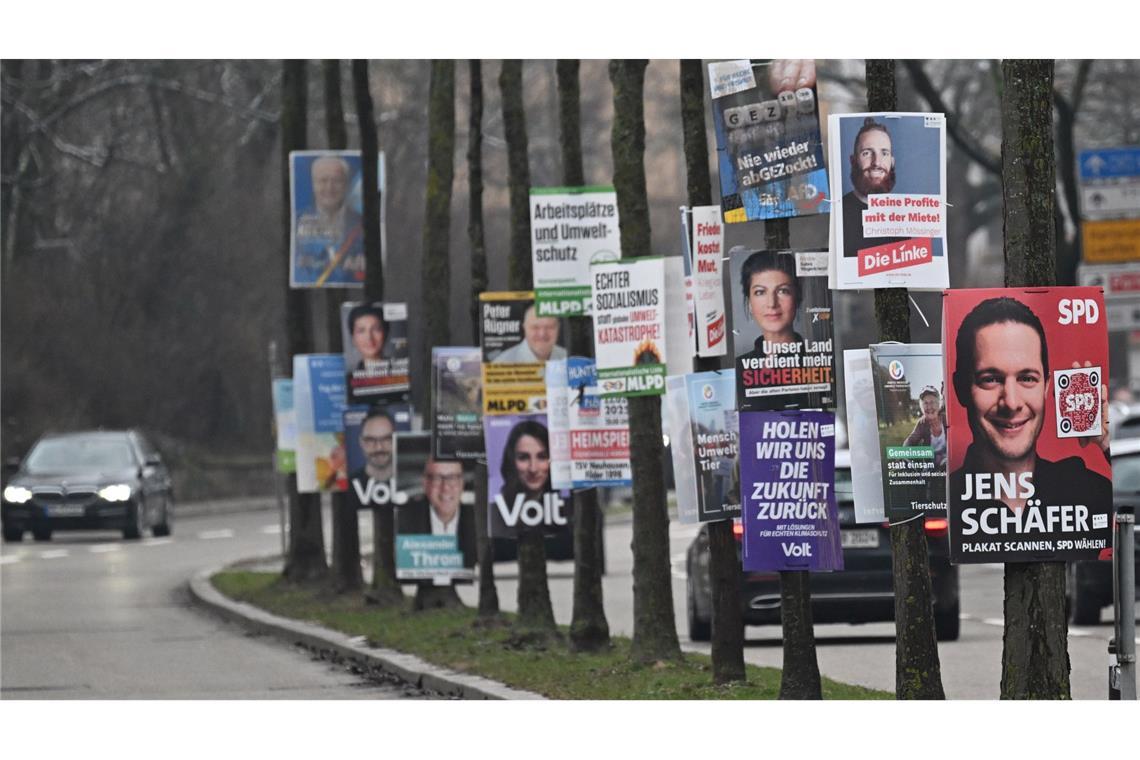 In einigen Wahlkreisen sind Kopf-an-Kopf-Rennen vorhergesagt. (Symbolbild)