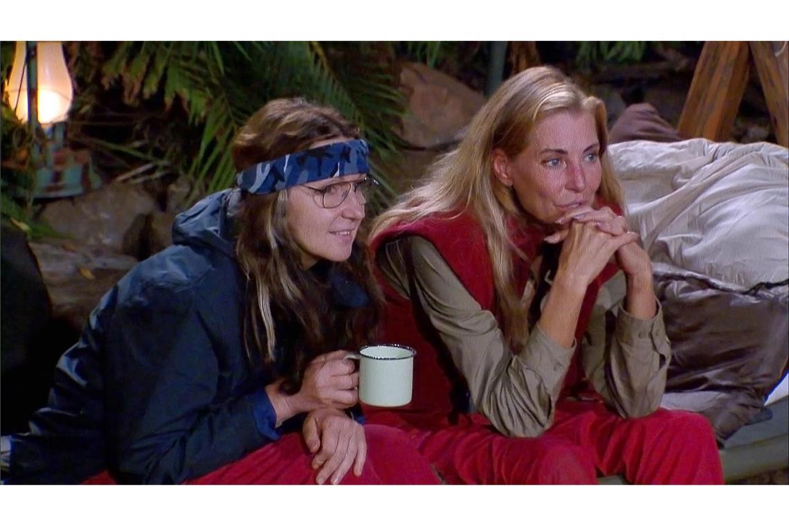 In Folge 5 des Dschungelcamps gab es insbesondere zwischen den weiblichen Reality-Stars um Giulia Siegel (rechts) Zoff.