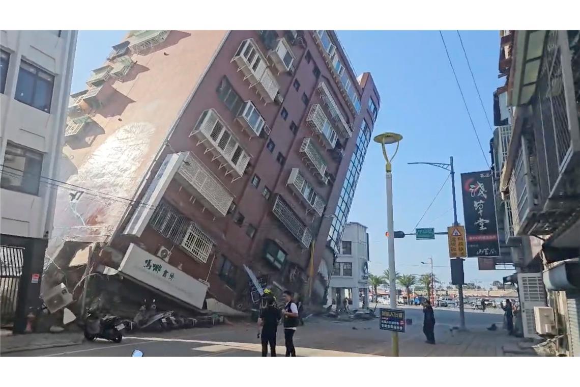 In Hualien im Osten Taiwans sind Gebäude teilweise eingestürzt.