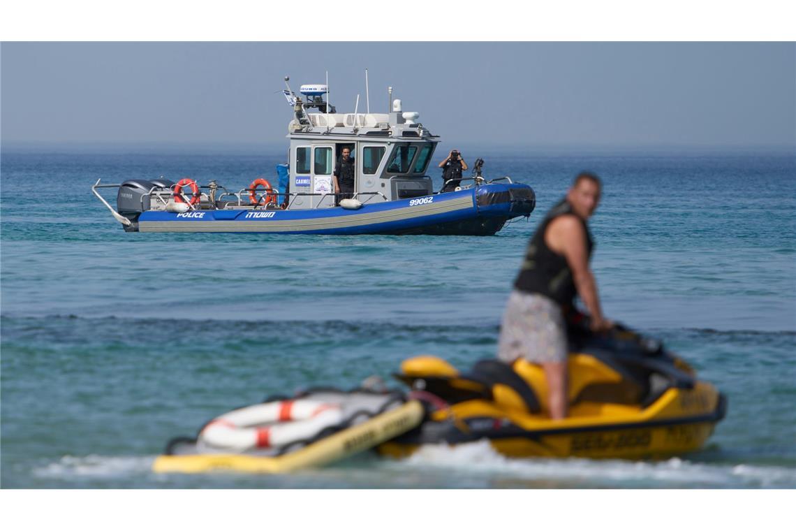 Nach Haiangriff-Bericht - menschliche Überreste gefunden In Israel wird nach Berichten über einen Hai-Angriff ein Mann vermisst.