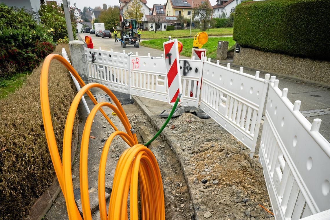 In Kirchberg wird seit Monaten fleißig Glasfaserkabel verlegt. Ob das auch im Gewerbegebiet Kalkwerkstraße und im Neuhof der Fall sein wird, ist noch unklar. Archivfoto: Alexander Becher