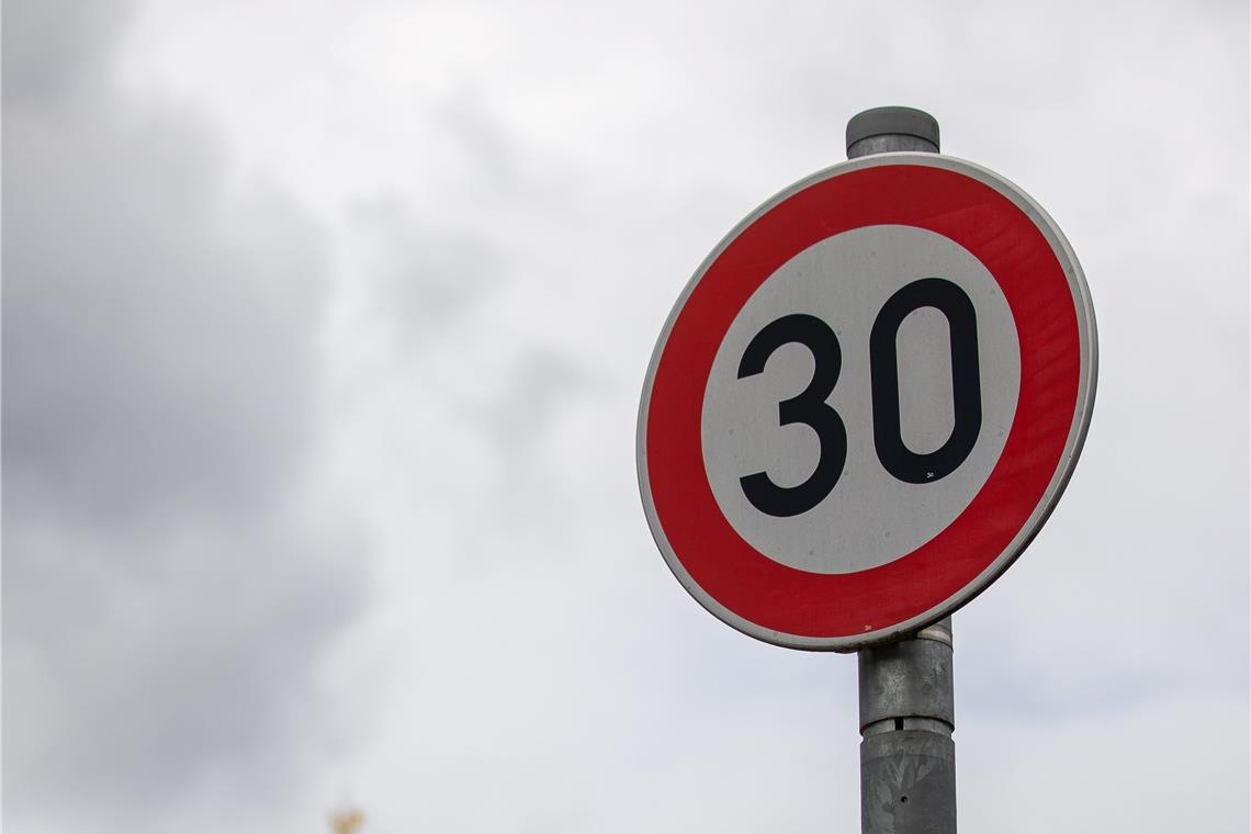Der Gehweg kommt nicht, aber ein Lärmgutachten In Lutzenberg macht man sich Hoffnung auf eine Tempo-30-Zone. Archivbild: Alexander Becher