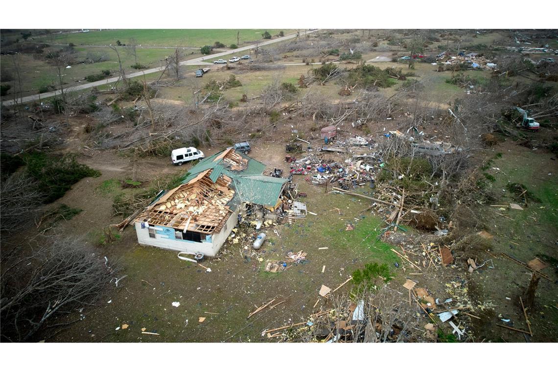 In Missouri starben mindestens zwölf Menschen infolge der Unwetter.