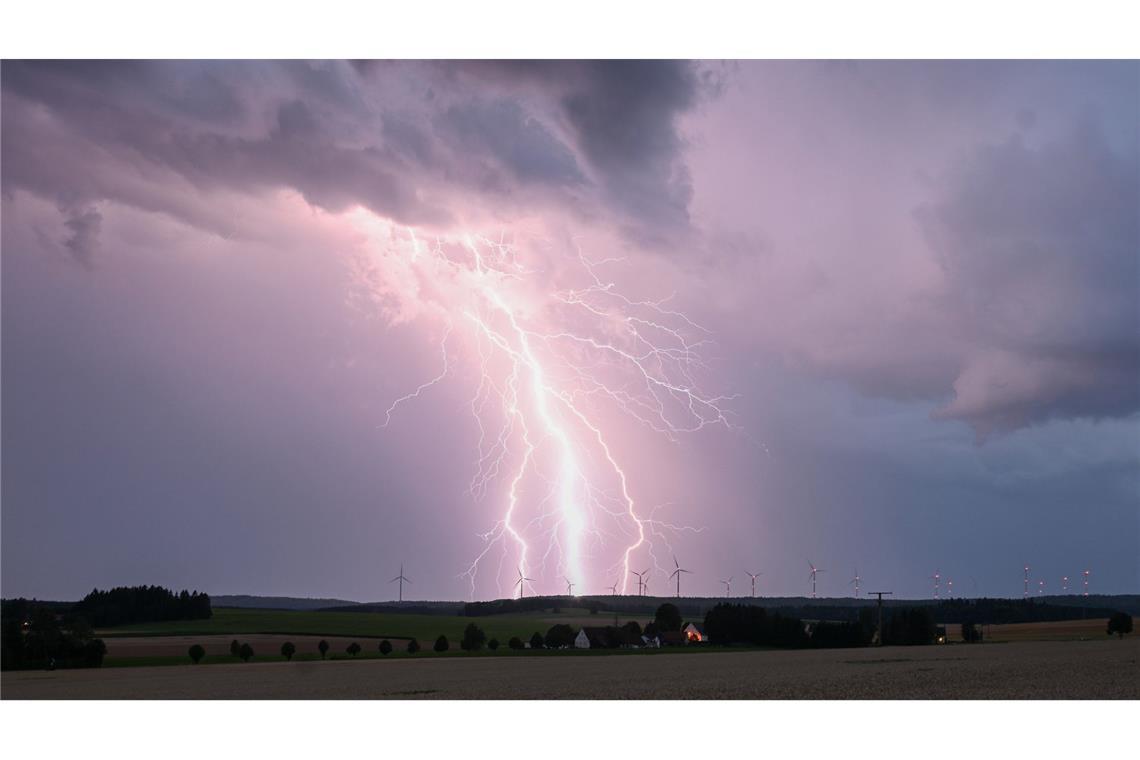 In Nordbaden ist es am Dienstagabend zu einem heftigen Gewitter gekommen. (Symbolbild)