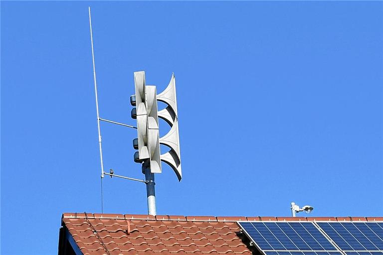 In Sachen Sirenen ist die Gemeinde Burgstetten (hier das Rathaus in Burgstall) vorausgegangen. Archivfoto: Tobias Sellmaier