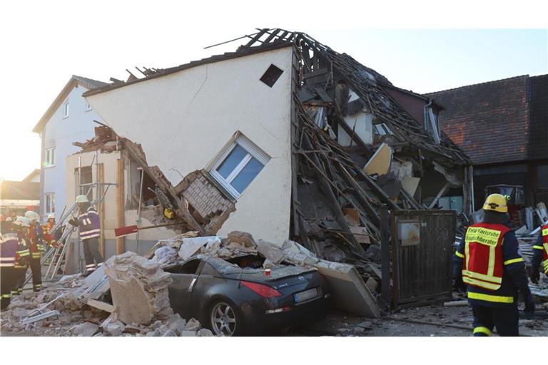 In Stutensee im Kreis Karlsruhe war ein Haus eingestürzt.