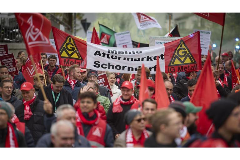 In vielen Unternehmen der Metallbranche wird zurzeit wieder gestreikt.