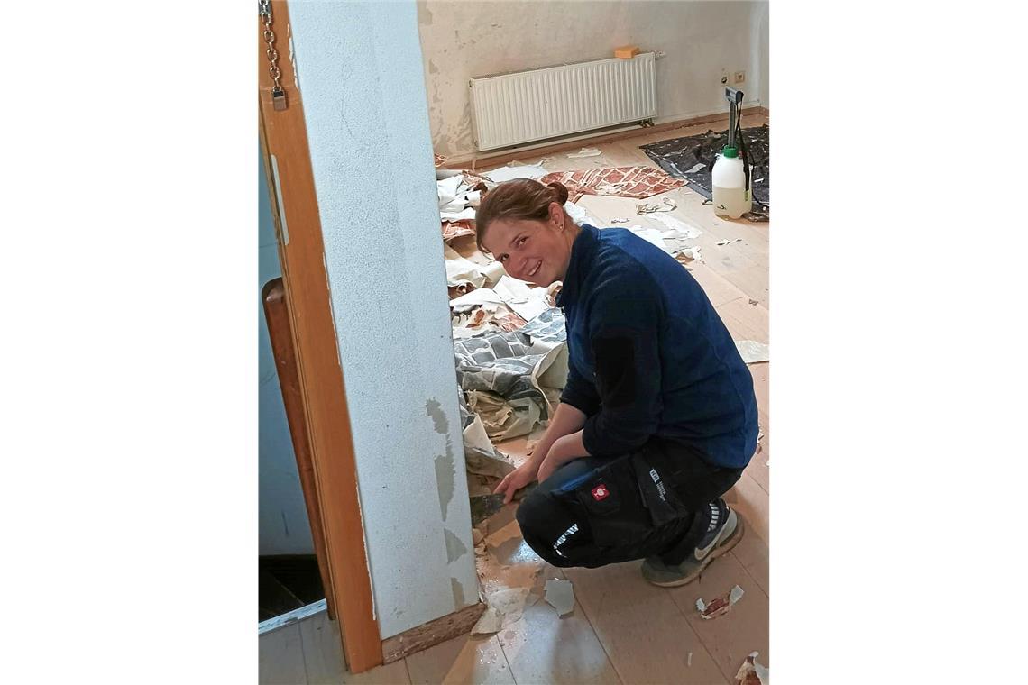 In Weissach im Tal haben Vereinsmitglieder wie Lisa Pfeil eine Wohnung der Gemeinde für ukrainische Geflüchtete renoviert.