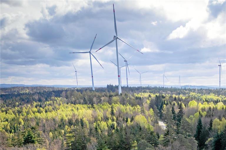 In Wüstenrot wird eine Windkraftanlage geplant. Recht nah an der Gemarkungsgrenze zu Großerlach. Symbolfoto: Alexander Becher