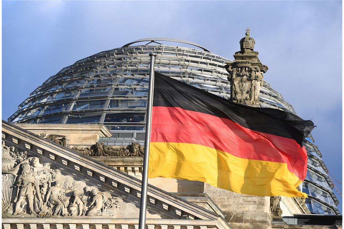 In zwei Wochen wird der Bundestag neugewählt - die Rangfolge der Parteien in der Wählergunst blieb laut Umfragen zuletzt weitgehend stabil. (Archivbild)