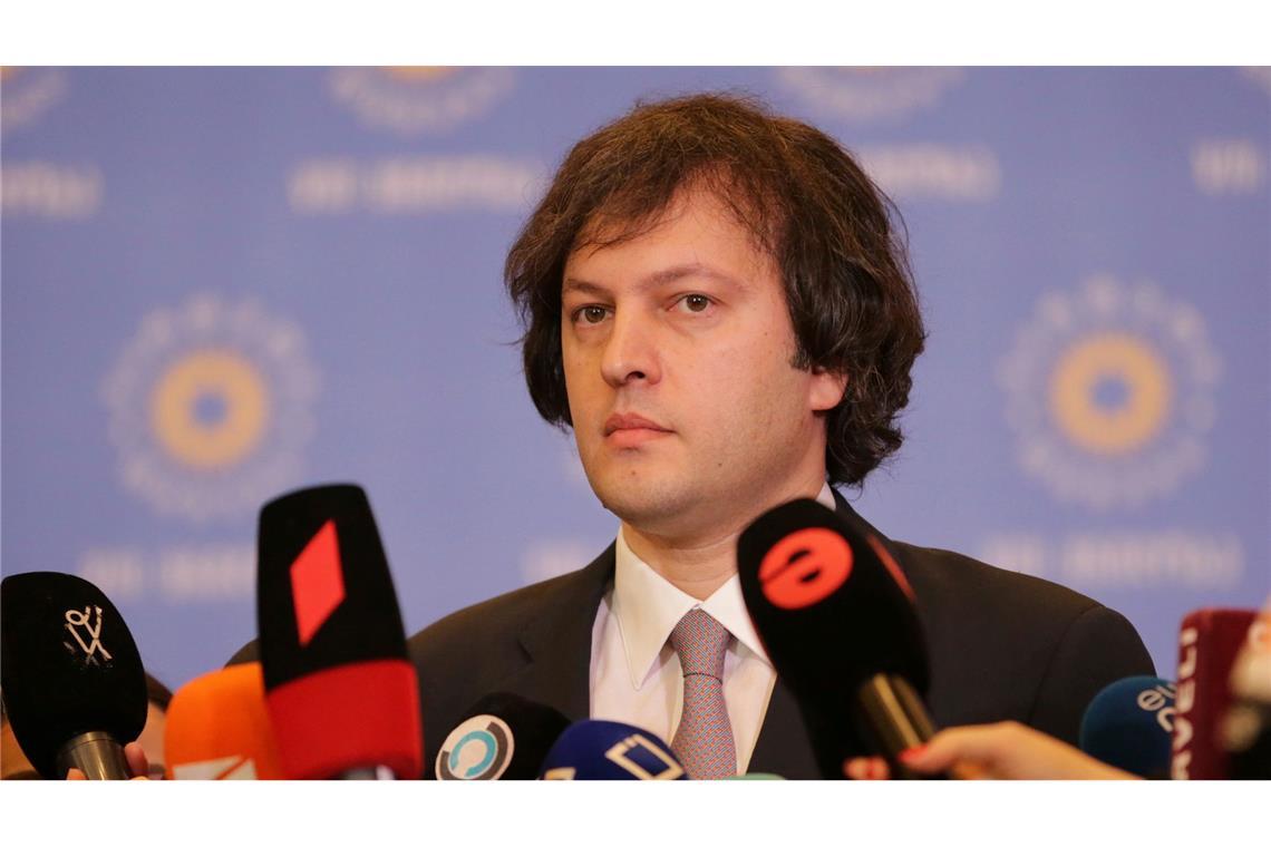 Irakli Kobachidse war bislang Vorsitzender der Regierungspartei Georgischer Traum. Seine Nominierung als Regierungschef geht auf den Oligarchen Bidsina Iwanischwili zurück.