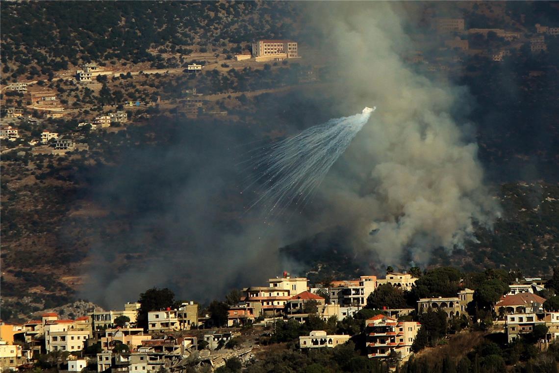 Israelische Bodentruppen rücken nach libanesischen Angaben weiter im Süden des Libanons vor.