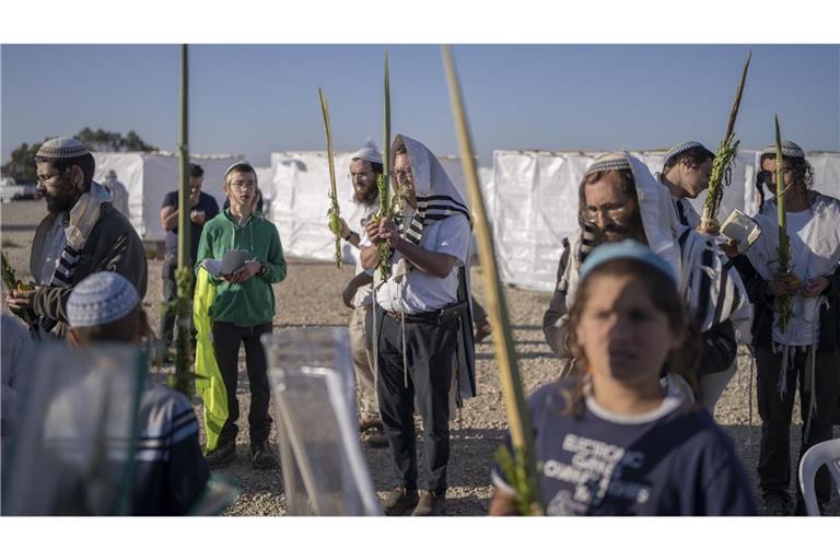 Israelische rechtsextreme Siedler und Mitglieder des israelischen Parlaments haben sich zum Sukkot-Festes  unter dem Motto „Rückkehr nach Gaza“ getroffen.