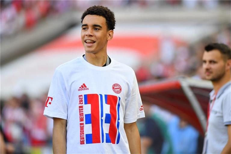 Jamal Musiala im Mai 2023 beim Bundesliga-Spiel des FC Bayern München gegen den 1. FC Köln im RheinEnergie Stadion Köln.