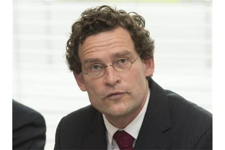 Jan Steffen Jürgensen sitzt bei einer Konferenz. Foto: Franziska Kraufmann/dpa/Archivbild