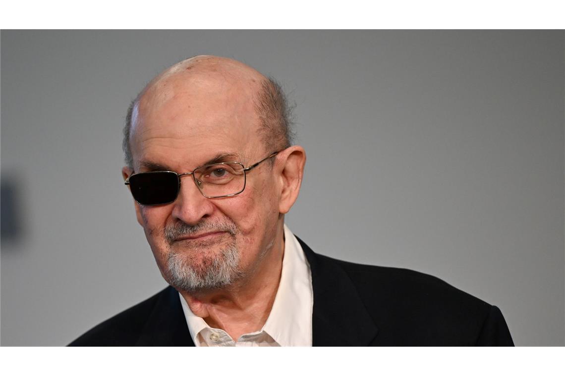 "Jeder wusste, dass er", Donald Trump, "ein Idiot und Lügner war", sagt Autor Salman Rushdie vor der diesjährigen US-Wahl. "Ich hoffe nur, dass sie nicht wieder darauf hereinfallen."