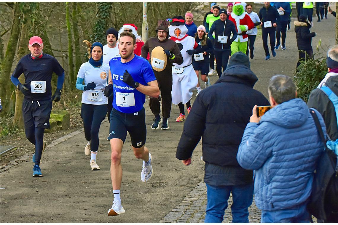 Jens Mergenthaler. Silvesterlauf 2024 in Backnang. SP