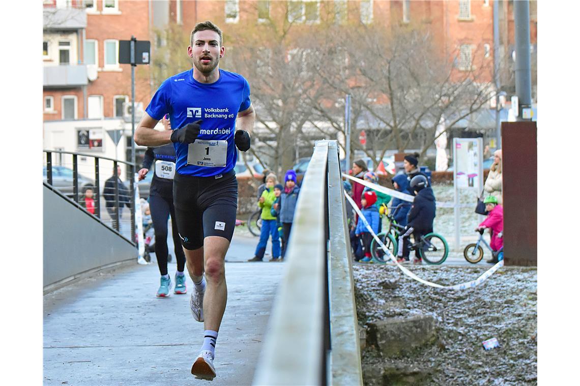 Jens Mergenthaler. Silvesterlauf 2024 in Backnang. SP