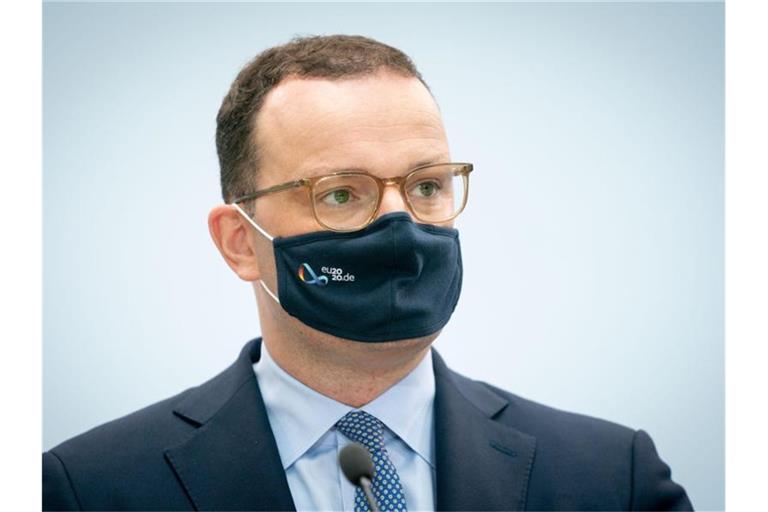 Jens Spahn (CDU), Bundesminister für Gesundheit, kommt zur Pressekonferenz in seinem Ministerium. . Foto: Kay Nietfeld/dpa