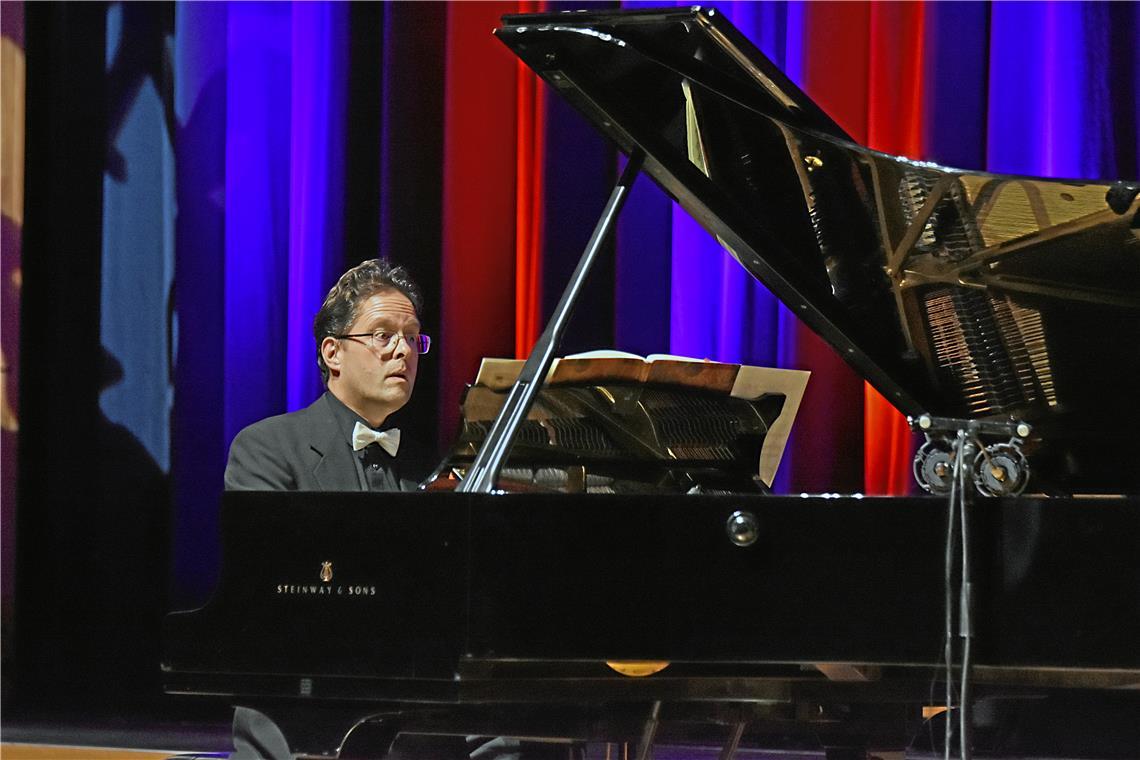 Jochen Ferber lässt Sonaten von Haydn, Beethoven und Liszt erklingen. Foto: Tobias Sellmaier