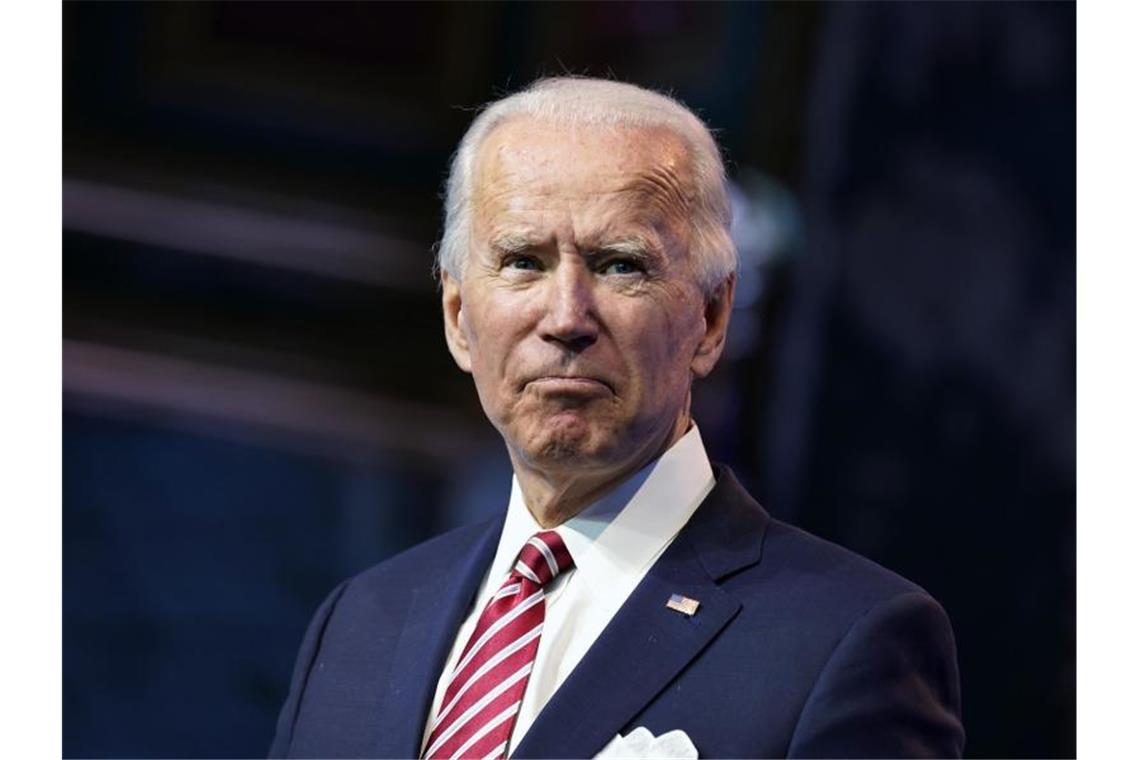 Biden nominiert Ex-Fed-Chefin Yellen als US-Finanzministerin Joe Biden hat sich beim Spielen mit seinem Deutschen Schäferhund „Major“ am Fuß verletzt. Foto: Andrew Harnik/AP/dpa