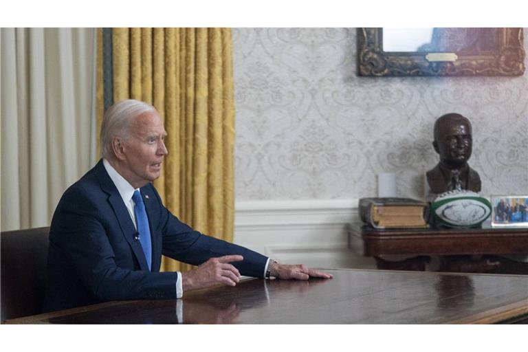 Joe Biden preist seine seine Stellvertreterin Kamala Harris als Ersatzkandidatin für die Wahl im November an.