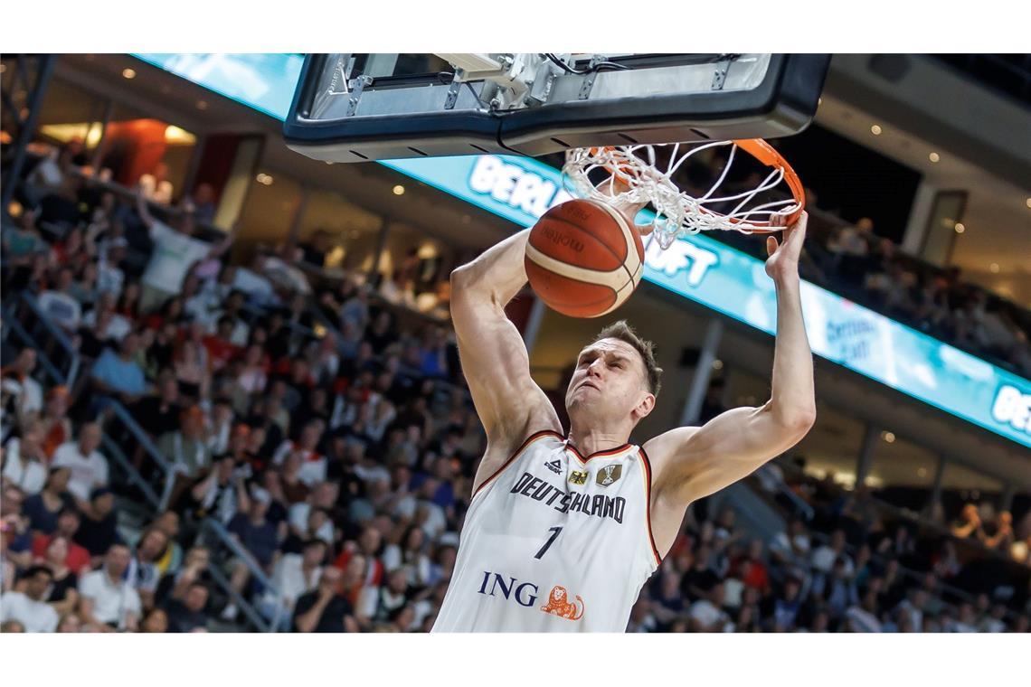 Johannes Voigtmann beim Dunking.