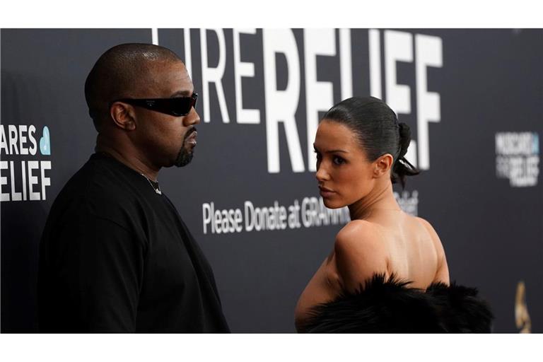 Kanye West und Bianca Censori kommen zur 67. Grammy-Verleihung.