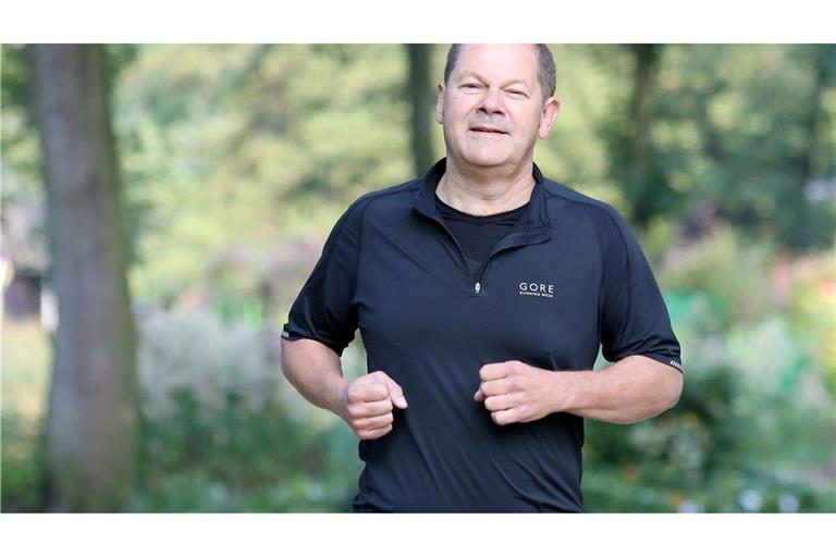 Kanzler Scholz kann beim Joggen gut entspannen. (Archivbild)