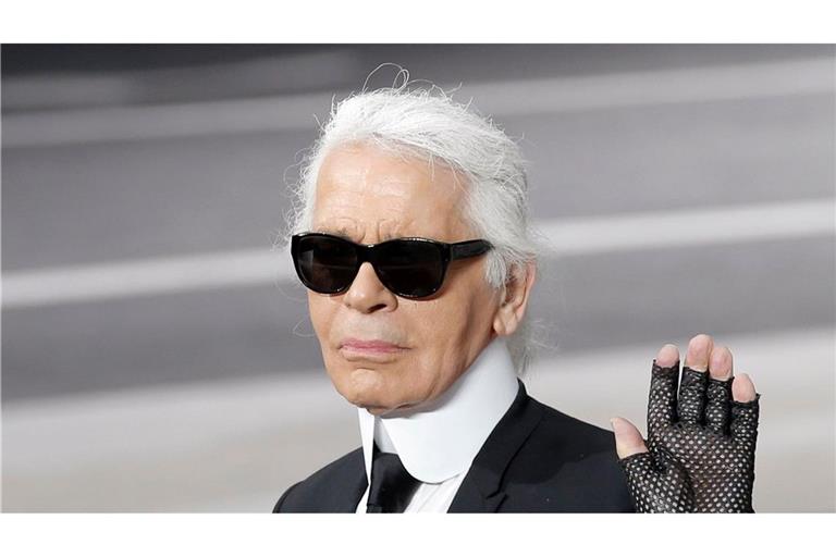 Karl Lagerfeld bestimmte mehr als ein halbes Jahrhundert lang die Mode mit - jetzt gibt es eine Serie über ihn.