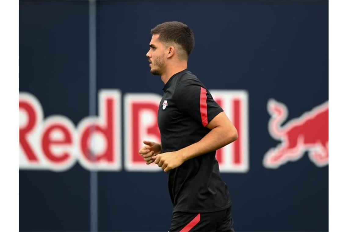 Silva bei RB Leipzig zurück - Trio positiv getestet Kehrt wieder ins Training bei RB Leipzig zurück: André Silva. Foto: Hendrik Schmidt/dpa-Zentralbild/ZB