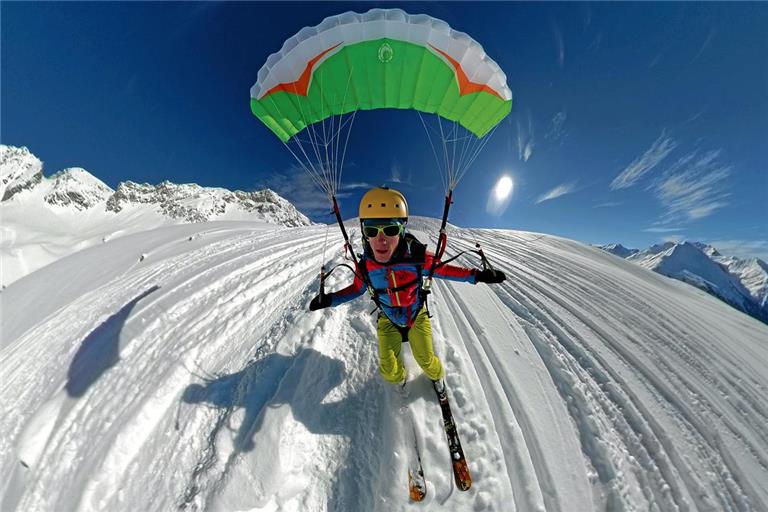 Kein günstiges Unterfangen: Steffen Hirzel beim Speed Riding. Foto: Privat