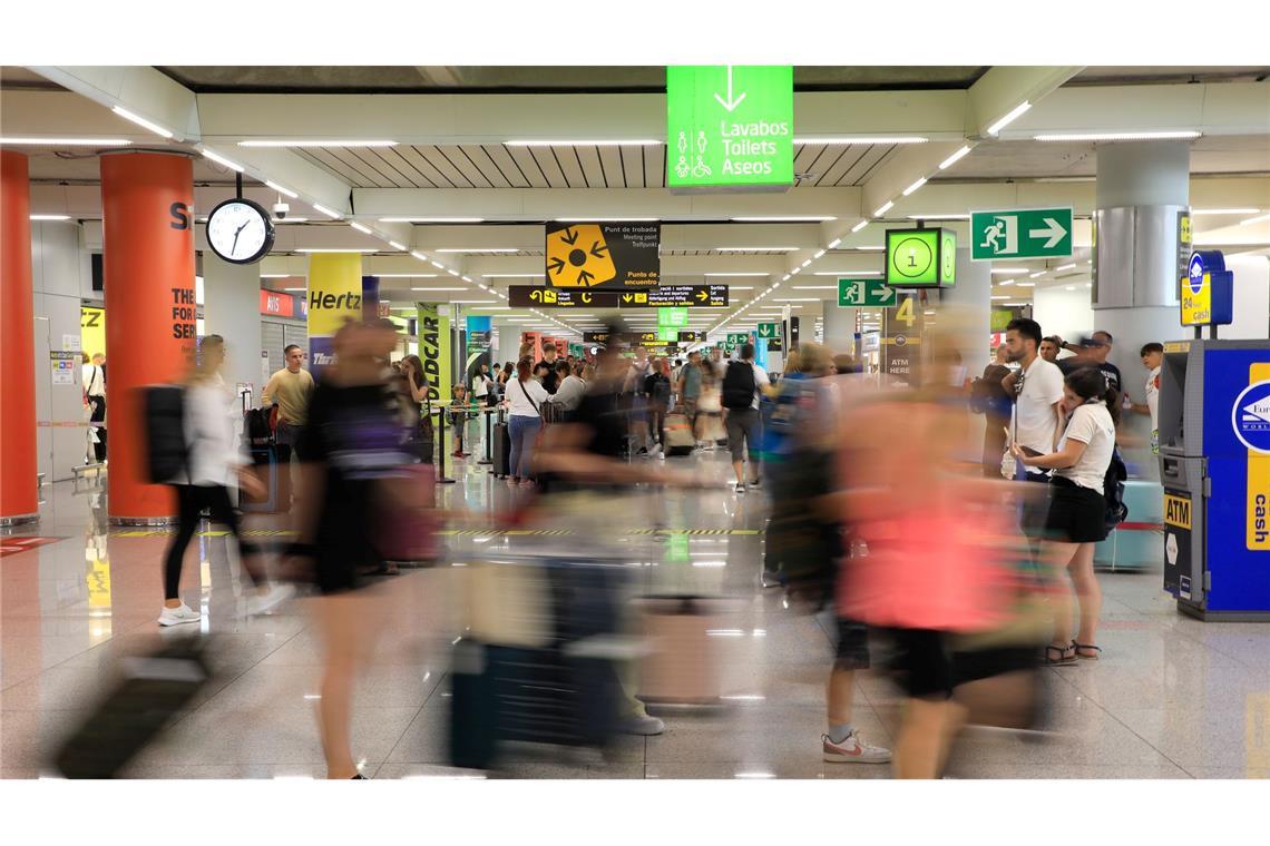 Keine Seltenheit: Hektik am Flughafen von Palma. (Foto Archiv)