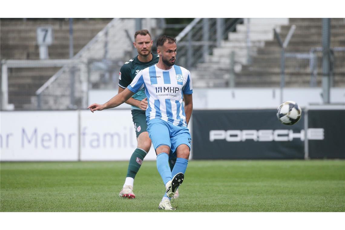 Kickers-Stürmer Daniel Kalajdzic rückt für Niklas Antlitz wieder in den Kader – sitzt aber zunächst auf der Bank.        
Foto: Baumann