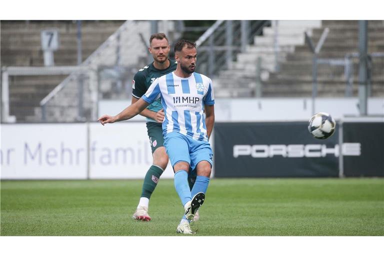 Kickers-Stürmer Daniel Kalajdzic rückt für Niklas Antlitz wieder in den Kader – sitzt aber zunächst auf der Bank.        
Foto: Baumann