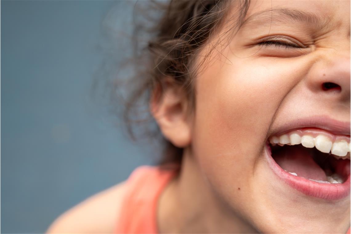 Kinder lieben Witze. Vor allem Scherzfragen sorgen bei Kindern für Lachgarantie. Die 100 besten Scherzfragen finden Sie hier.