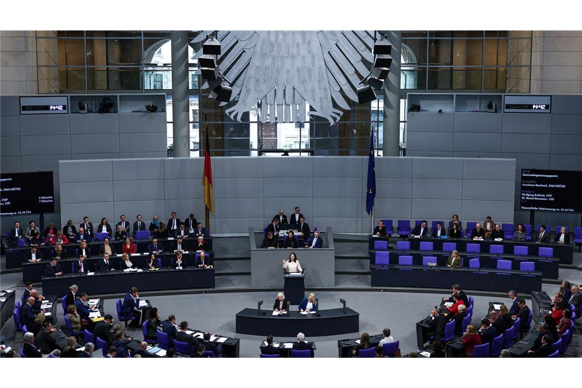 Knapp zwei Wochen vor der Bundestagswahl kommen die Abgeordneten im Reichstagsgebäude zusammen (Archivfoto).