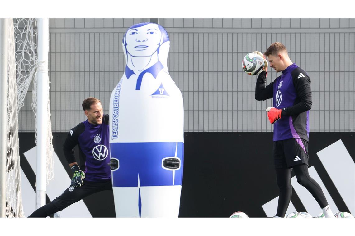 Konkurrenten als Ter-Stegen-Platzhalter: Hoffenheims Oliver Baumann (l) und Stuttgarts Torwart Alexander Nübel.