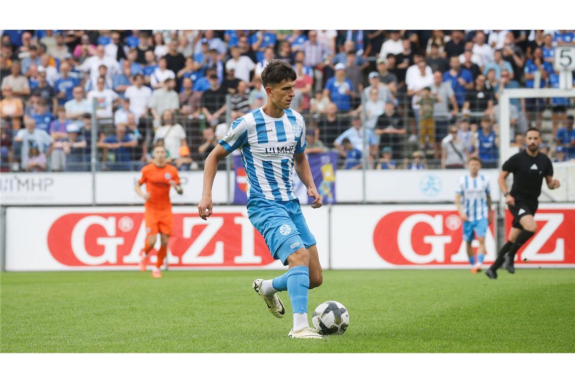 Konrad Riehle spielte als einziger Kickers-Spieler beim Test in Essingen 90 Minuten durch.