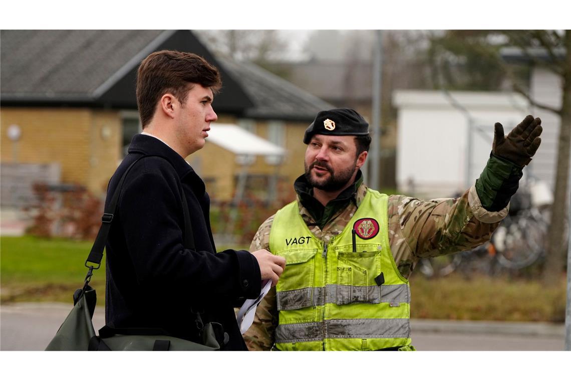 Kronprinz Christian tritt Wehrdienst an